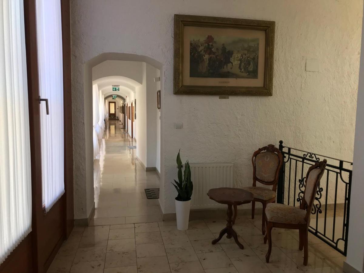 Huszarvar Hotel Kastelyszallo Szerencs Zewnętrze zdjęcie